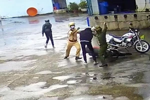 Người bị cảnh sát đánh: 'Em chưa kịp xin lỗi đã bị đánh tới tấp'