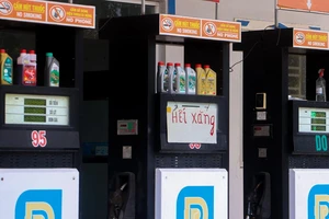 Mỗi ngày, Hậu Giang có hơn 40 cửa hàng xăng dầu thiếu nguồn hàng