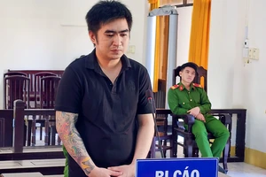 Dùng súng cướp taxi trên cao tốc Lộ Tẻ - Rạch Sỏi, lãnh 16 năm tù