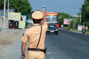 Chủ tịch Cần Thơ yêu cầu tăng cường tuần tra, xử lý vi phạm về trật tự ATGT