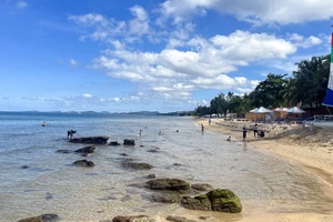 2 vợ chồng tắm biển ở Phú Quốc, 1 người tử vong 