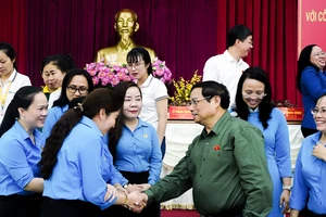 Công nhân TP Cần Thơ kiến nghị với Thủ tướng về mức lương tối thiểu vùng