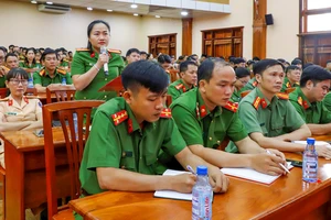 Ban Giám đốc Công an tỉnh Hậu Giang đối thoại với cán bộ, chiến sĩ công an cấp xã