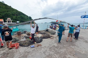 Kiên Giang: Dông lốc làm sập cầu cảng khiến 1 du khách tử vong