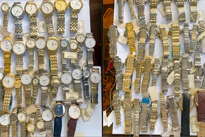 Chuyển công an điều tra 1 cửa hàng bán đồng hồ giả các nhãn nổi tiếng