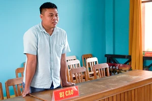 Xin vỏ đạn được cho đạn thật, người đàn ông sau đó lãnh 1 năm tù