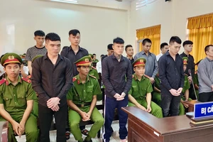 Nhóm thanh thiếu niên lãnh án vì rủ nhau đi dằn mặt chủ nợ