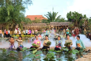 Hậu Giang khai mạc Festival áo bà ba 2023