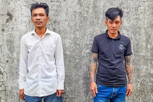 Kiên Giang: Bắt 2 kẻ giật dây chuyền của cụ bà 71 tuổi