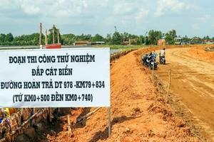 Sóc Trăng đề nghị hướng dẫn khai thác cát biển phục vụ cao tốc