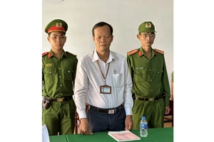 Bắt bị can Bạch Việt Mến liên quan sai phạm tại cụm dân cư vượt lũ Cây Dương