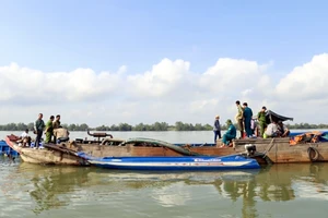Công an Sóc Trăng phát hiện 2 phương tiện khai thác cát trái phép 