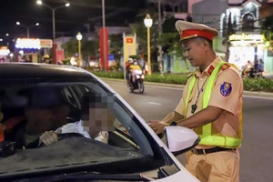 Công an Sóc Trăng xử phạt 402 người vi phạm nồng độ cồn trong 7 ngày tết 