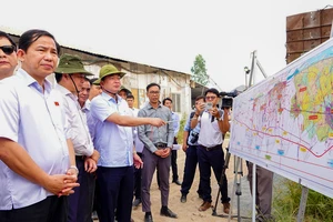 Đoàn giám sát của Quốc hội làm việc với UBND TP Cần Thơ