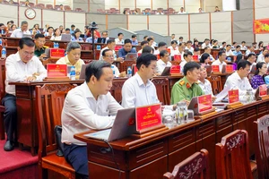  Hậu Giang: Đã giảm tình trạng đi trễ, về sớm, làm việc riêng trong giờ làm việc