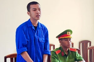 Kiên Giang: Lãnh án vì mua súng, còn khoe trên Facebook 