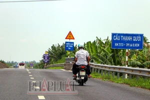 Xe máy vào tuyến Lộ Tẻ - Rạch Sỏi 'xử' mãi không xong