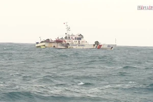 Video: Cảnh sát biển ngày đêm ngăn chặn khai thác hải sản trái phép