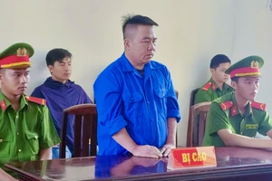 Nổi cơn cuồng ghen, sát hại vợ hờ rồi uống thuốc diệt cỏ tự tử