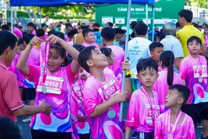 Tỉnh Hậu Giang khai mạc giải marathon quốc tế lần thứ 5