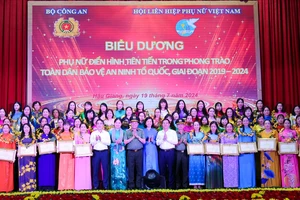 Bộ Công an khen thưởng 72 tập thể và cá nhân trong phong trào toàn dân bảo vệ an ninh Tổ quốc 