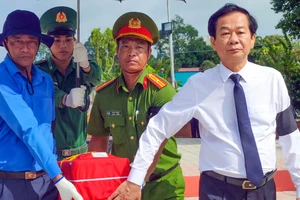 Tỉnh Kiên Giang tổ chức Lễ truy điệu và an táng 28 hài cốt liệt sĩ