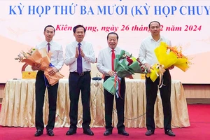 Chủ tịch UBND tỉnh Kiên Giang làm Chủ tịch HĐND tỉnh