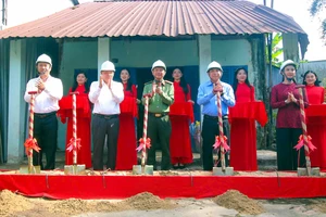 Tỉnh Hậu Giang khởi công chương trình 'Xóa nhà tạm, nhà dột nát'