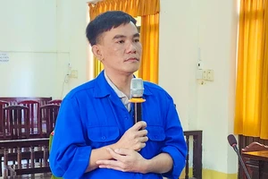 Hàn gắn gia đình không thành, chồng đâm vợ rồi tự đâm cả mình