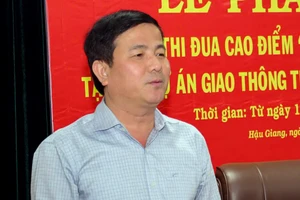 Chủ tịch tỉnh Hậu Giang: Giải quyết khó khăn trong thi công cao tốc ngay tại hiện trường