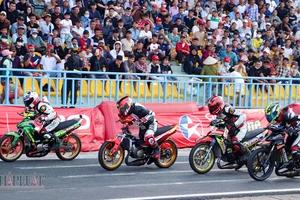 Sôi nổi Giải đua xe mô tô cúp vô địch quốc gia tại TP Cần Thơ