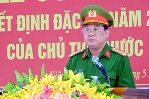 Trao quyết định đặc xá cho 58 phạm nhân Trại giam Kênh 7