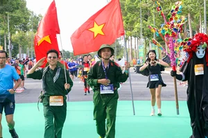 Vận động viên người nước ngoài đạt giải nhất cự ly 42km tại giải chạy Mekong Delta