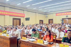 HĐND tỉnh An Giang thông qua 2 nghị quyết quan trọng đối với cán bộ, người lao động