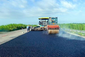 Duy trì 22 mũi thi công, dự án nâng cấp tuyến Lộ Tẻ - Rạch Sỏi cam kết hoàn thành đúng hẹn