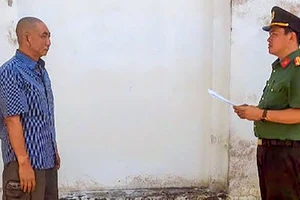 Thuyền trưởng bị khởi tố về tội tổ chức cho người khác xuất cảnh trái phép