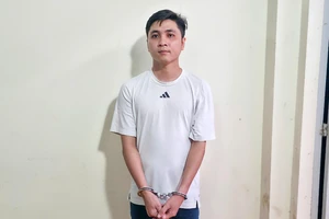 Bắt tạm giam nhân viên ngân hàng lừa đảo chiếm đoạt 1,1 tỉ đồng