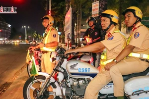 CSGT Cần Thơ kiên quyết xử lý vi phạm nồng độ cồn dịp tết Dương lịch