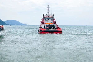 Tàu CSB 9003 lên đường làm nhiệm vụ trực sẵn sàng chiến đấu dịp Tết Nguyên đán