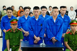 TAND An Giang tuyên án nhóm bị cáo giải quyết mâu thuẫn bằng dao làm 1 người tử vong