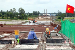 Cần Thơ: Phấn đấu ngày 30-6 sẽ thông xe kỹ thuật cao tốc trục ngang ĐBSCL