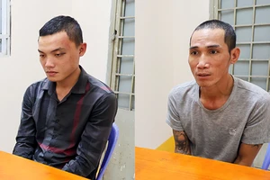 Công an phát hiện tàng trữ ma túy và súng hơi khi kiểm tra hành chính