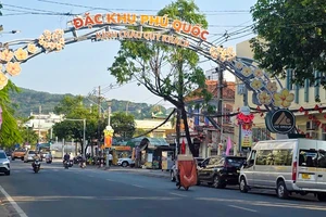 Chủ tịch An Giang yêu cầu đặc khu Phú Quốc làm việc cả ngày nghỉ để xử lý hồ sơ quá hạn