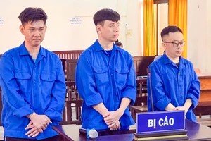 Cựu nhân viên ngân hàng nhờ bạn thân giả làm khách cần đáo hạn để lừa đảo