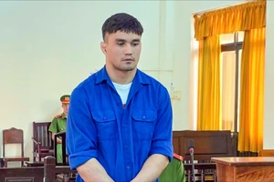 Tuyên án bị cáo người nước ngoài lưu hành USD giả ở Phú Quốc