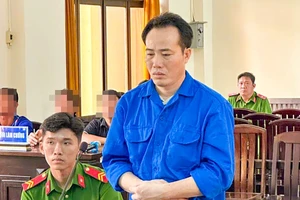 Sát hại bạn nhậu vì tưởng điện thoại kêu người tới đánh mình