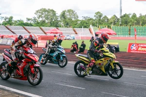 Mùng 4 Tết, 52 tay đua mô tô hội tụ tại sân vận động Cần Thơ