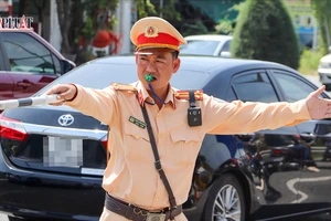 CSGT Cần Thơ ra quân kiểm tra nồng độ cồn từ sáng mùng 1 Tết Nguyên đán