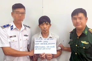 Vùng Cảnh sát biển 4 thu giữ hàng chục tấn hải sản và dầu lậu đợt cao điểm Tết Bính Ngọ 