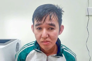 Tạm giữ người đàn ông dụ dỗ bé gái vào quán cà phê rồi làm bậy